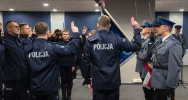 Policyjne ślubowanie. Nowy funkcjonariusz dla komendy - zdjęcie 5