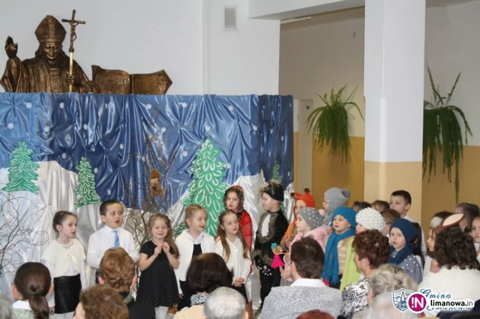 Dzień Babci w Zespole Szkół nr 1 w Męcinie - zdjęcie 4