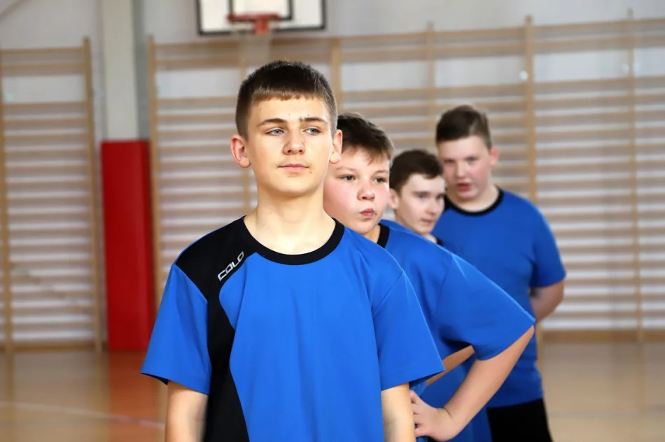 Młodzież z Rupniowa i Pasiebca mistrzami gminy Limanowa w koszykówce - zdjęcie 14