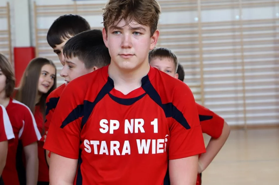 Młodzież z Rupniowa i Pasiebca mistrzami gminy Limanowa w koszykówce - zdjęcie 18