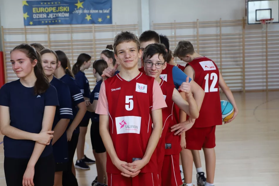 Młodzież z Rupniowa i Pasiebca mistrzami gminy Limanowa w koszykówce - zdjęcie 20