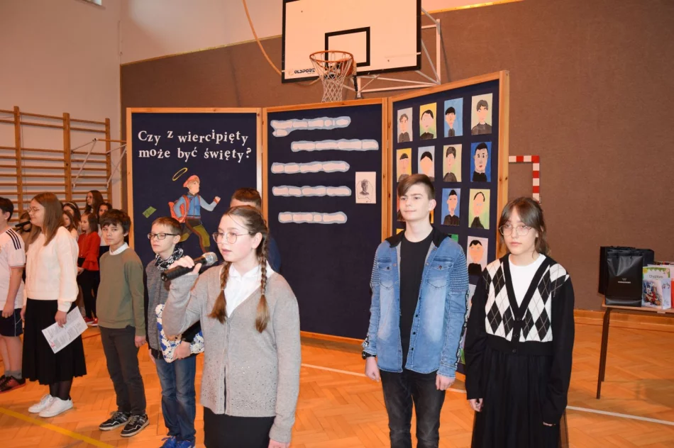 „Święto Patrona” w Szkole Podstawowej ks. Józefa Górszczyka w Pisarzowej - zdjęcie 18