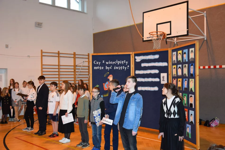 „Święto Patrona” w Szkole Podstawowej ks. Józefa Górszczyka w Pisarzowej - zdjęcie 19