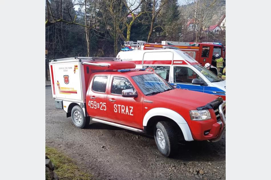 Pożar butli, poparzony mężczyzna trafił do szpitala - zdjęcie 3