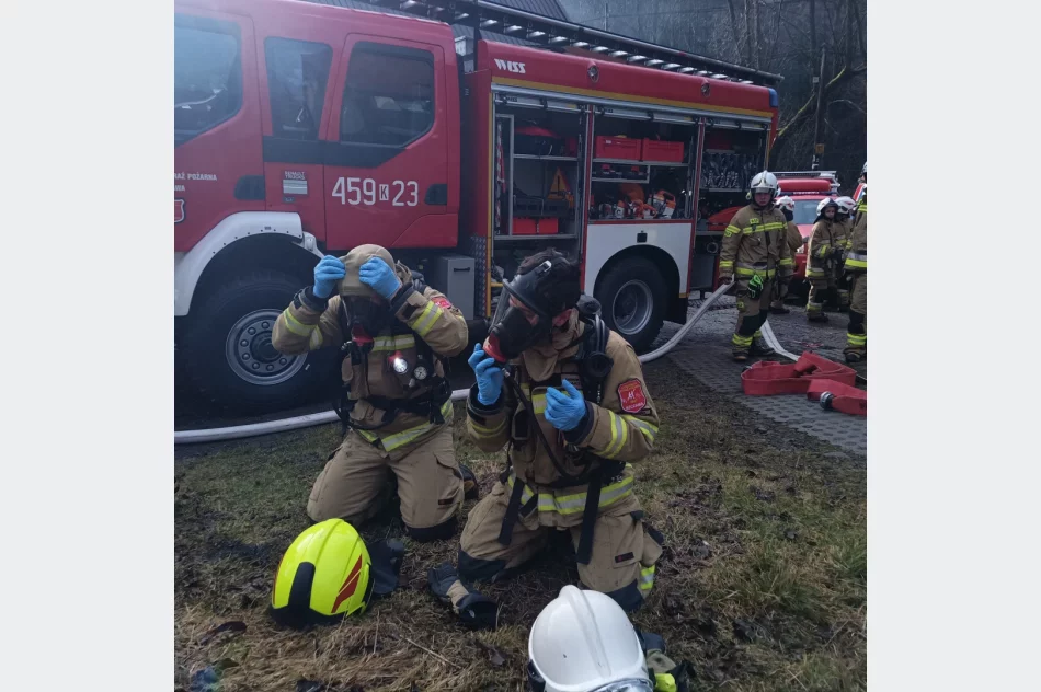 Pożar butli, poparzony mężczyzna trafił do szpitala - zdjęcie 4