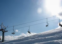 Podhale: 7-latka spadła z wyciągu krzesełkowego; trafiła do szpitala - zdjęcie główne