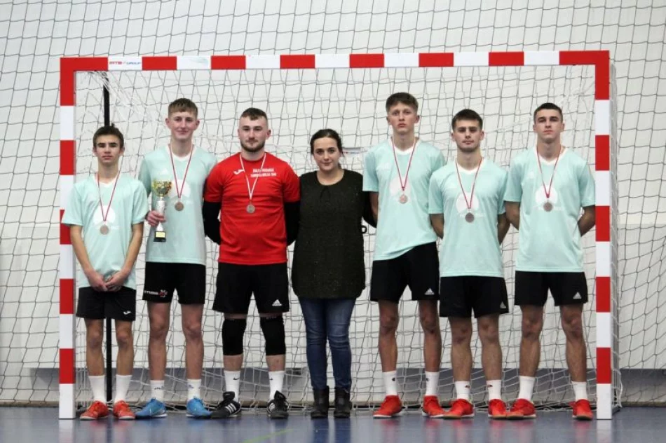 Zagrali dla czteromiesięcznego Łukasza. Piłkarskie emocje i charytatywna pomoc - zdjęcie 5