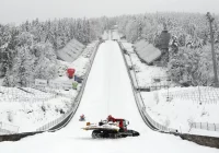 Zakopane: Zainteresowanie skokami duże; organizatorzy nie poradzili sobie z tłumem - zdjęcie główne