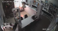Włamanie w 40 sekund. Nowe nagrania. Ciemność i brak dobrych kamer - zdjęcie 3