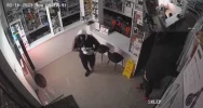 Włamanie w 40 sekund. Nowe nagrania. Ciemność i brak dobrych kamer - zdjęcie 4
