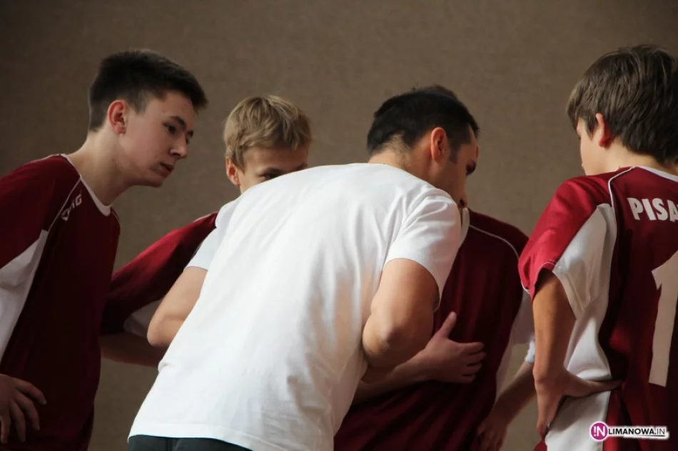 Gimnazjaliści z Pisarzowej triumfują w piłce siatkowej! - zdjęcie 4