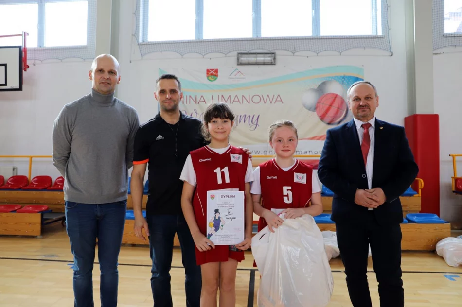 Mordarka i Stara Wieś mistrzami gminy w koszykówce dzieci - zdjęcie 13