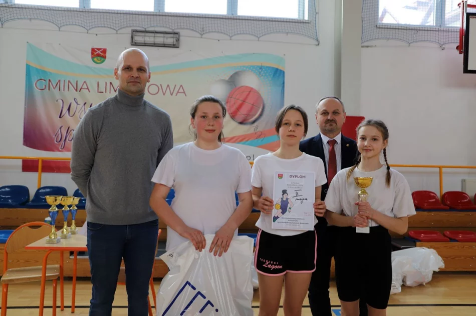 Mordarka i Stara Wieś mistrzami gminy w koszykówce dzieci - zdjęcie 14