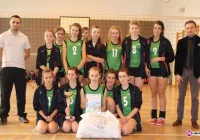 Dziewczęta z Pisarzowej triumfują w siatkówce! - zdjęcie główne