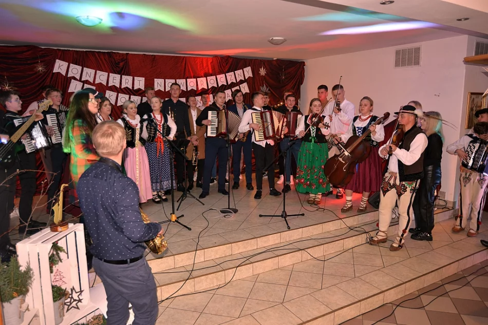 Niezwykły Koncert Noworoczny pamięci Konrada Nawary  i zbiórka dla Julki - zdjęcie 3