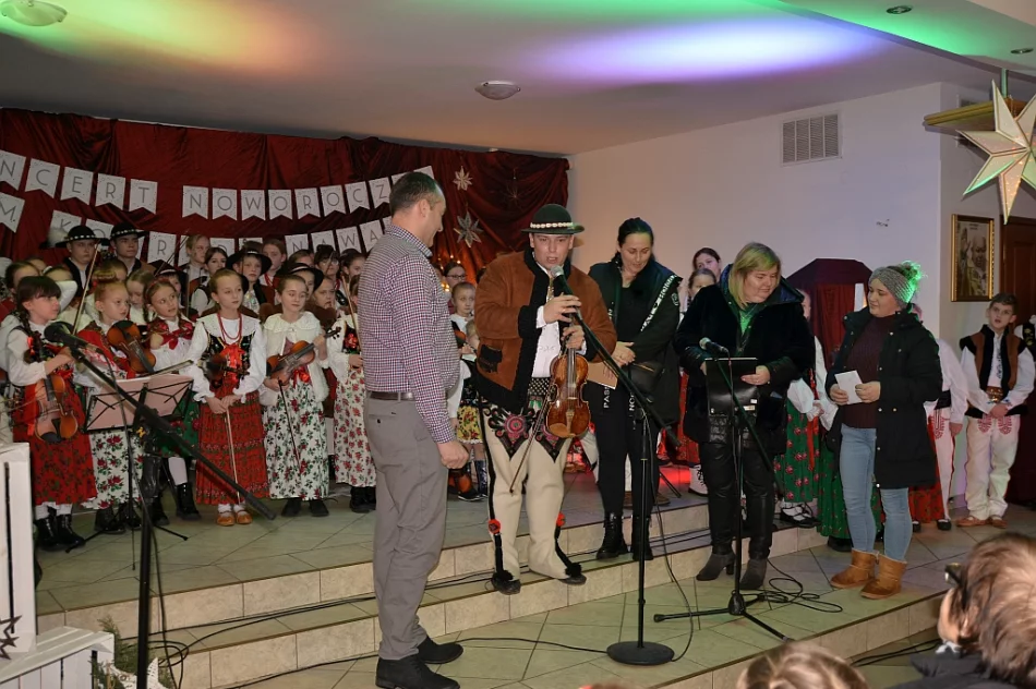 Niezwykły Koncert Noworoczny pamięci Konrada Nawary  i zbiórka dla Julki - zdjęcie 8