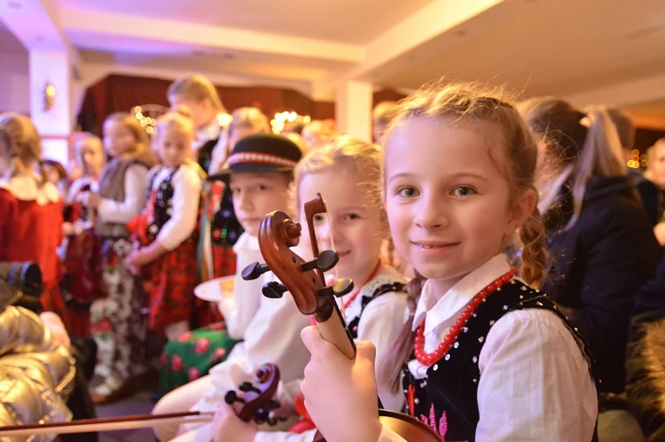 Niezwykły Koncert Noworoczny pamięci Konrada Nawary  i zbiórka dla Julki - zdjęcie 14