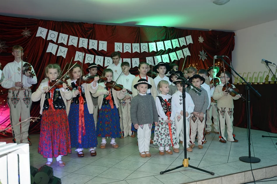 Niezwykły Koncert Noworoczny pamięci Konrada Nawary  i zbiórka dla Julki - zdjęcie 17