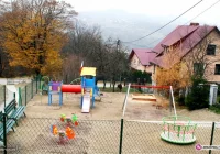 Nowy plac zabaw i boisko do siatkówki plażowej - zdjęcie główne