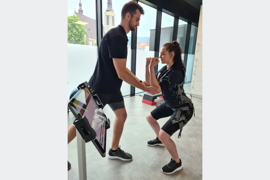 Innowacyjne ćwiczenia w Body Fit EMS​ - zdjęcie 3