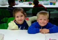 Przedszkolaki w fabryce bombek - zdjęcie główne