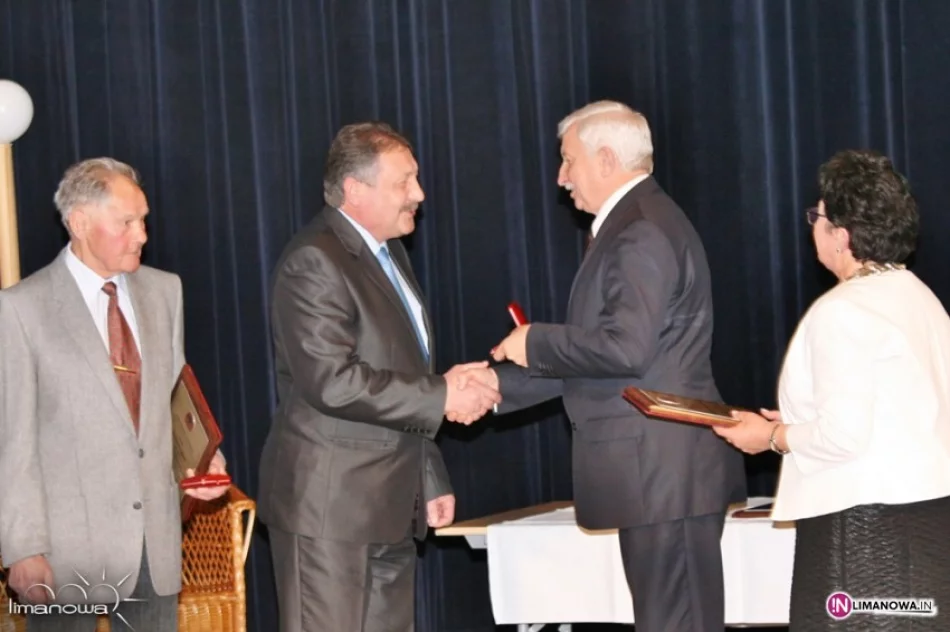 Wręczono odznaczenia miejskie - zdjęcie 2