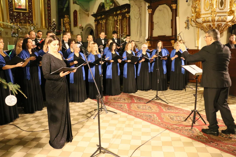 Gratulacje dla chóru „Canticum Iubilaeum” z okazji 25-lecia działalności - zdjęcie 3