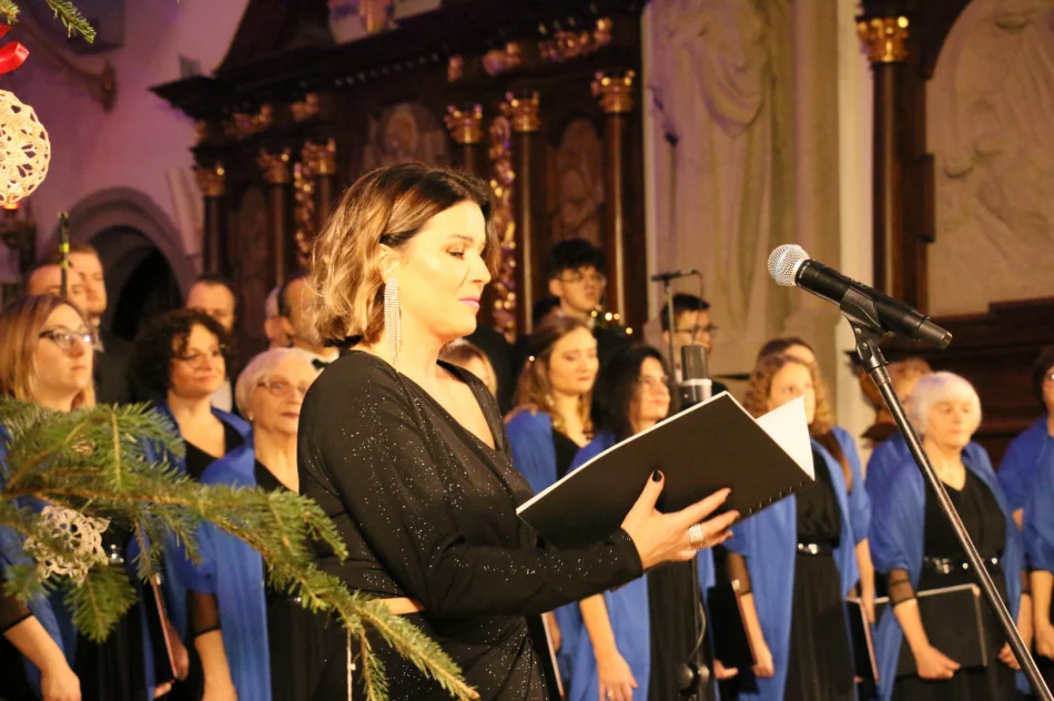 Gratulacje dla chóru „Canticum Iubilaeum” z okazji 25-lecia działalności - zdjęcie 7