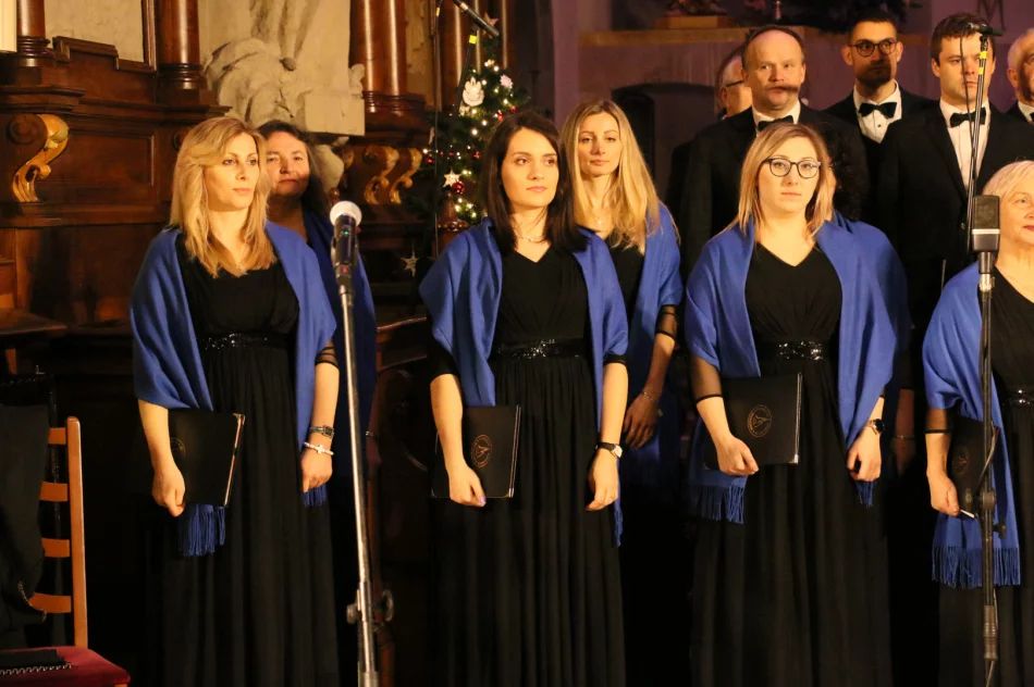 Gratulacje dla chóru „Canticum Iubilaeum” z okazji 25-lecia działalności - zdjęcie 11
