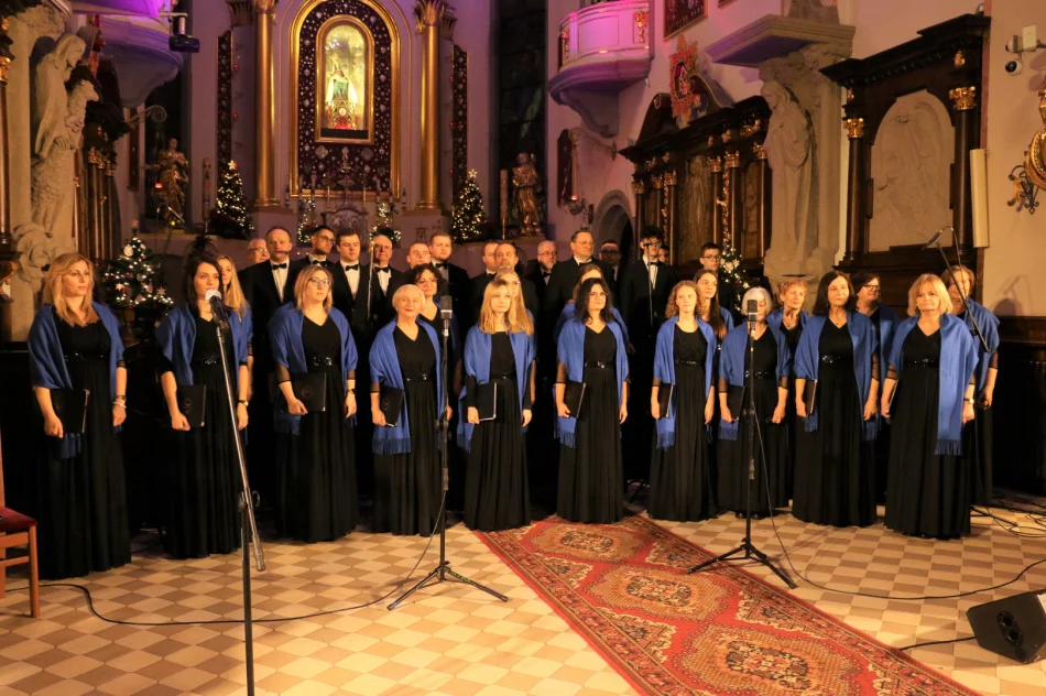 Gratulacje dla chóru „Canticum Iubilaeum” z okazji 25-lecia działalności - zdjęcie 13