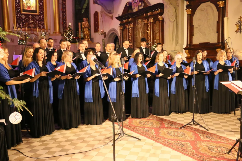Gratulacje dla chóru „Canticum Iubilaeum” z okazji 25-lecia działalności - zdjęcie 18