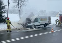 Zapalił się samochód dostawczy - zdjęcie główne