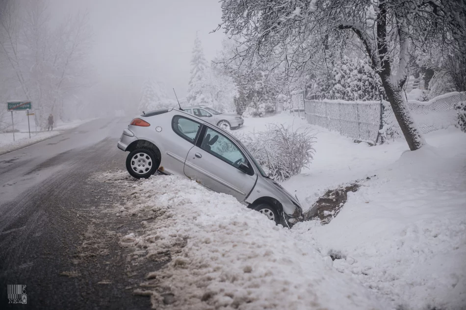 26-latek potrącił dwie osoby, dostał mandat - zdjęcie 3