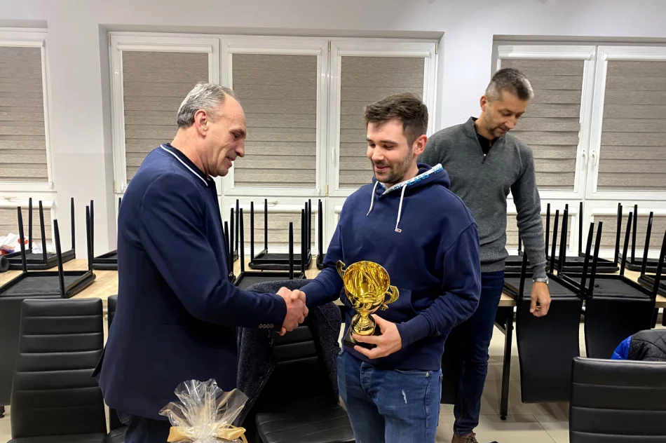 Kamil Kurzeja nowy prezesem Ludowego Klubu Sportowego „Olimpia” Pisarzowa - zdjęcie 2