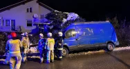 Bus wypadł z jezdni i złamał słup - zdjęcie 5