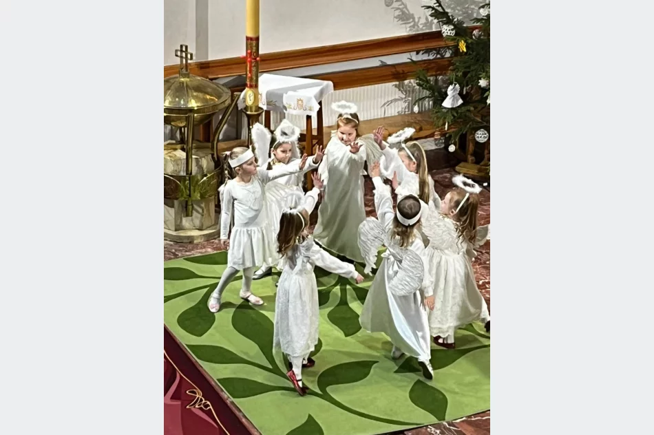 Występ przedszkolaków z Miejskiego Przedszkola nr 2 z okazji Dnia Babci i Dziadka - zdjęcie 5