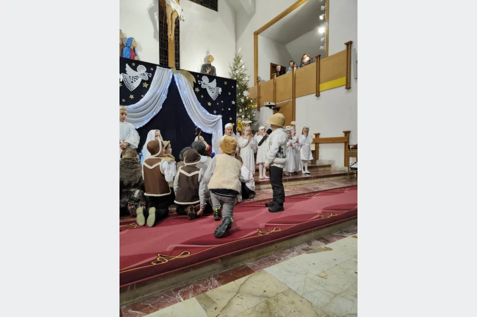 Występ przedszkolaków z Miejskiego Przedszkola nr 2 z okazji Dnia Babci i Dziadka - zdjęcie 9