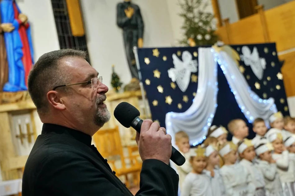 Występ przedszkolaków z Miejskiego Przedszkola nr 2 z okazji Dnia Babci i Dziadka - zdjęcie 20