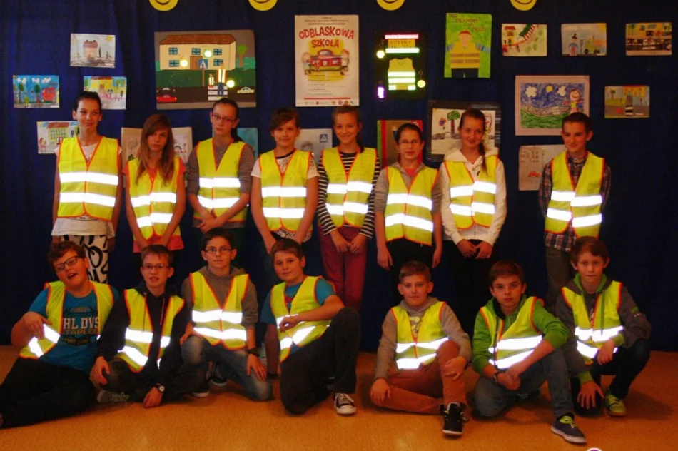 Odblaskowe spotkanie z policjantami w Siekierczynie - zdjęcie 3