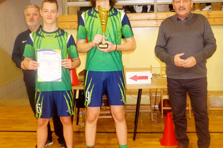 Chłopcy z Rupniowa Wice Mistrzami Powiatu Limanowskiego w Piłce Koszykowej Młodzieży - zdjęcie 4