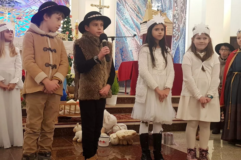 Wspólne kolędowanie uczniów Szkoły Podstawowej w Mordarce - zdjęcie 3