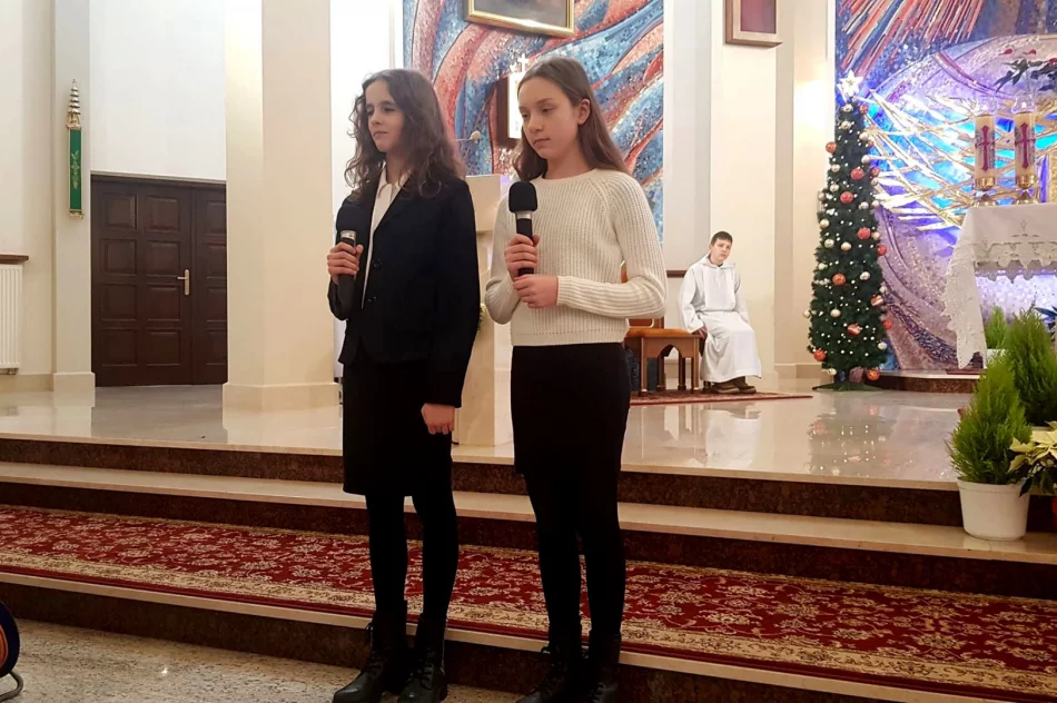 Wspólne kolędowanie uczniów Szkoły Podstawowej w Mordarce - zdjęcie 8