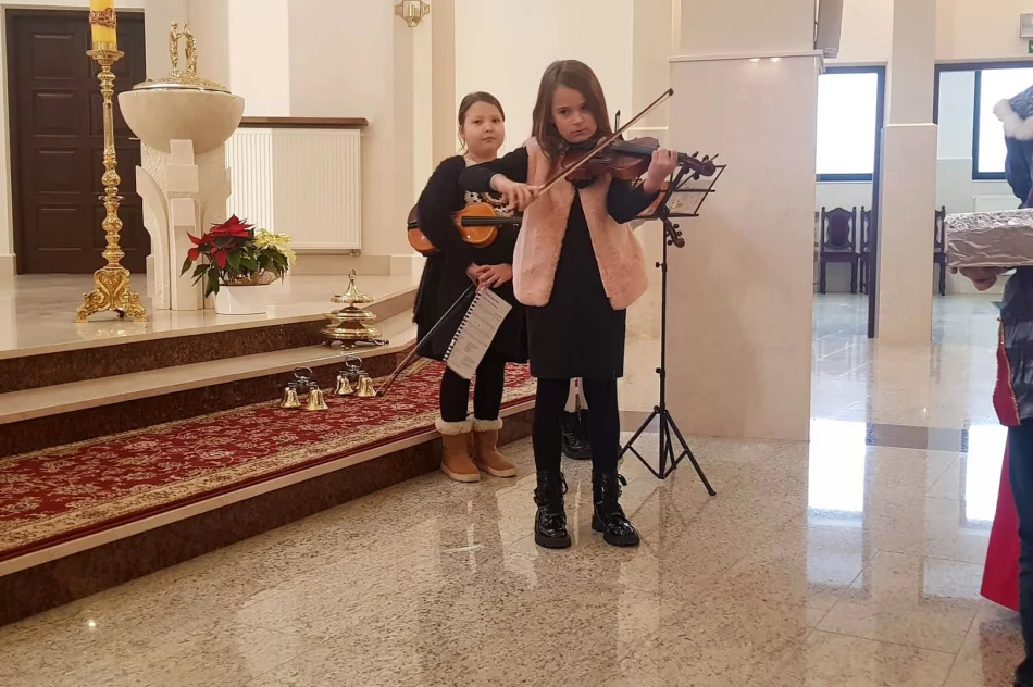 Wspólne kolędowanie uczniów Szkoły Podstawowej w Mordarce - zdjęcie 9