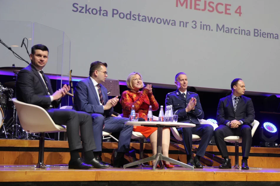 Uczniowie z Limanowszczyzny odebrali nagrody - zdjęcie 7