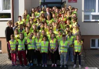 ,,Odblask już o zmierzchu świeci – pamiętają w Siekierczynie dzieci” - zdjęcie główne