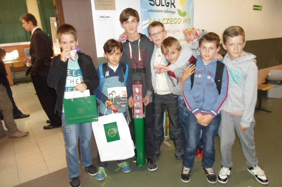 Uczniowie z Mordarki i Siekierczyny na Małopolskiej Nocy Naukowców  w Nowym Sączu - zdjęcie 2