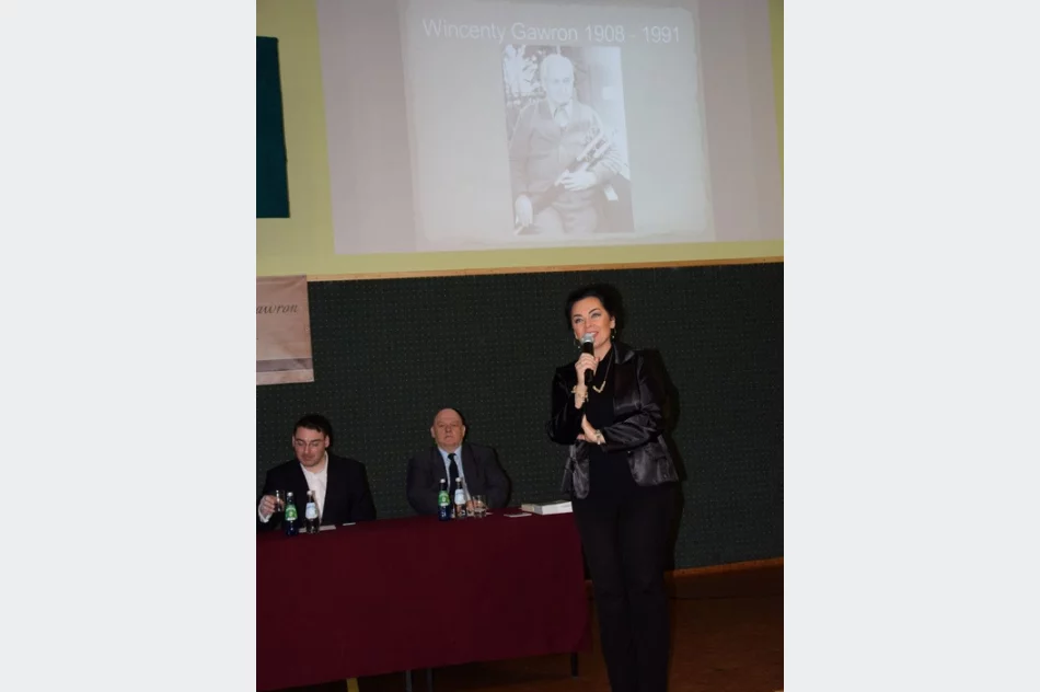 Konferencja naukowa poświęcona Wincentemu Gawronowi odbyła się w I LO w Limanowej - zdjęcie 3