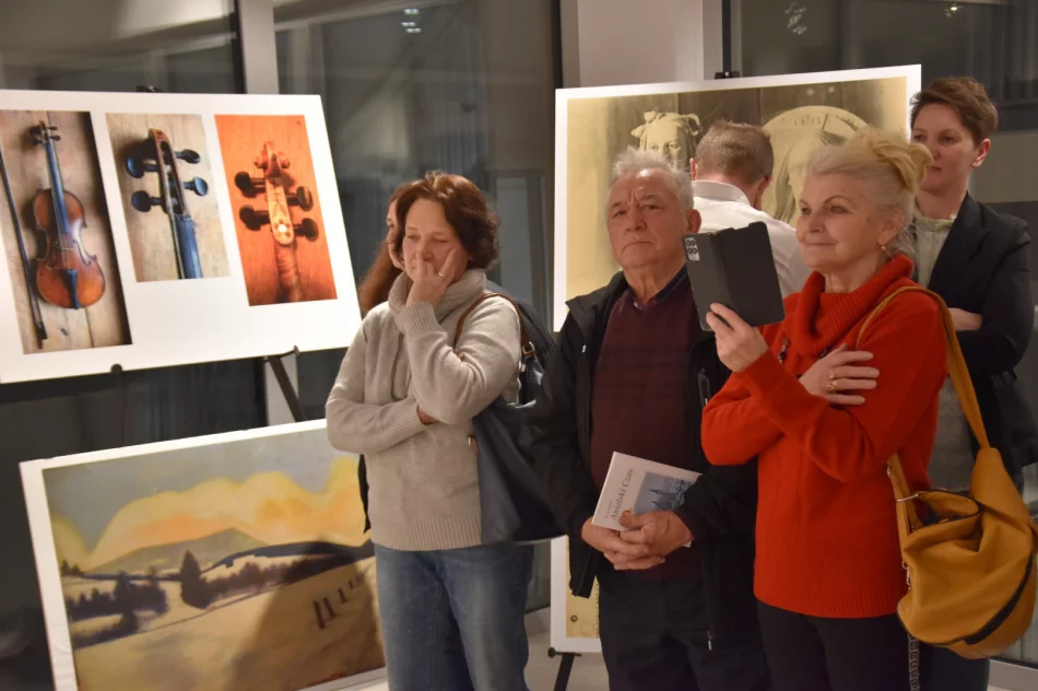 Wernisaż poświęcony pamięci i twórczości Antoniego Hybla odbył się w Miejskiej Galerii Sztuki - zdjęcie 5