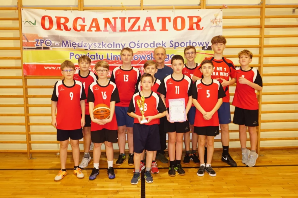 Limanowska Trójka potwierdziła swoją koszykarską dominację - zdjęcie 3