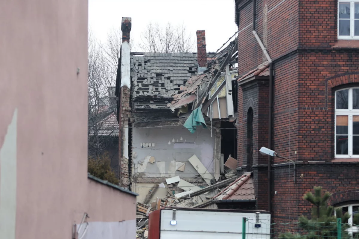 Strażacy zakończyli działania w miejscu wybuchu w Katowicach